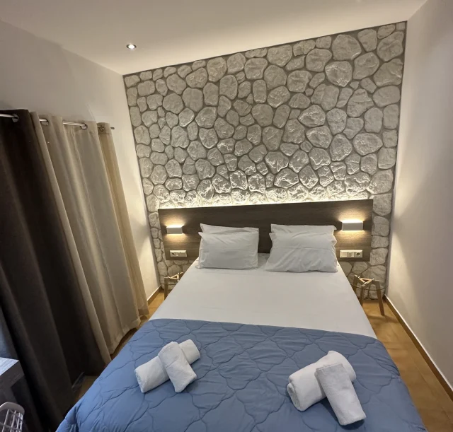 Side Sea View Apartment - Bedroom (4)