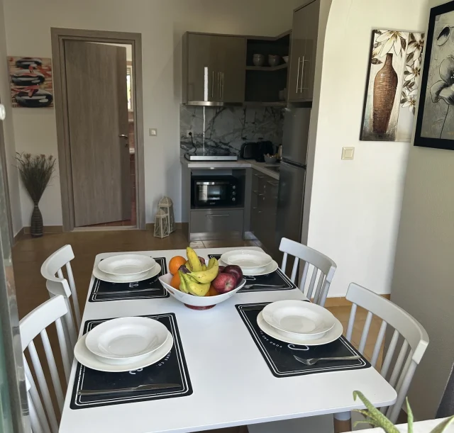 Side Sea View Apartment - Dining and Interior (4)