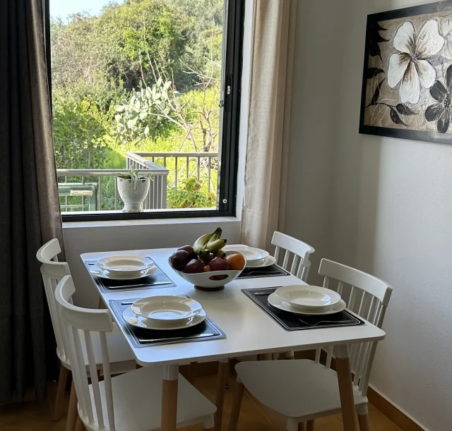 Side Sea View Apartment - Dining and Interior (8)