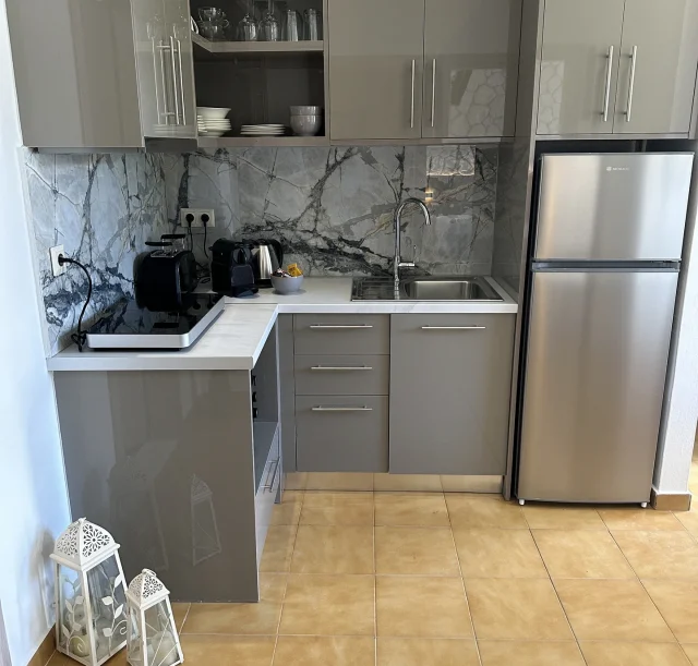 Side Sea View Apartment - Kitchen (1)