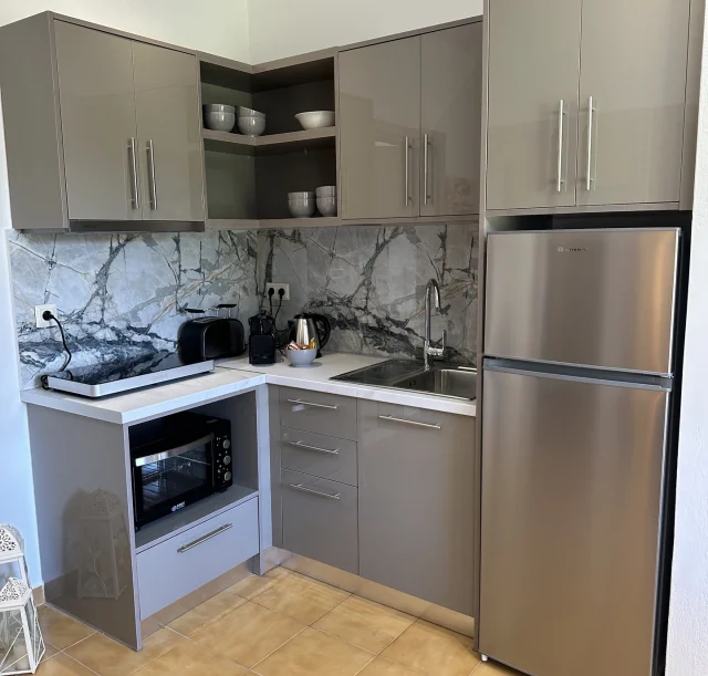 Side Sea View Apartment - Kitchen (3)