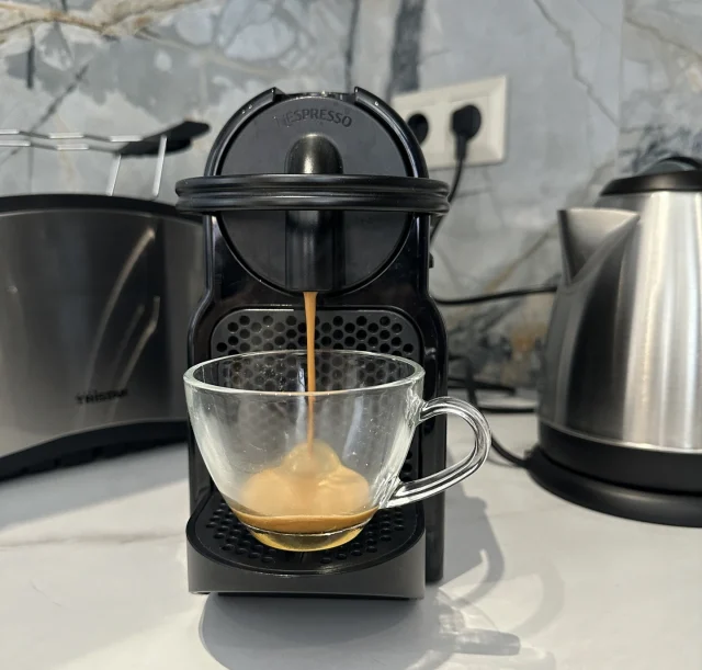 Side Sea View Apartment - Tea Maker