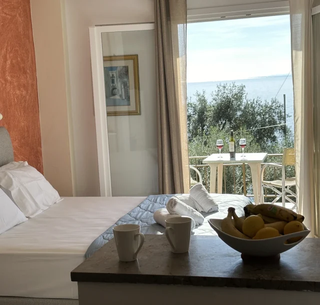 Studio - Bedroom - Sunny View (2)