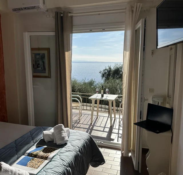 Studio - Bedroom - Sunny View (3)