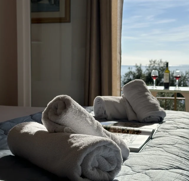 Studio - Bedroom - Sunny View (4)