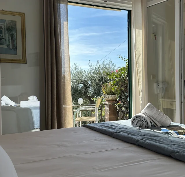Studio - Bedroom - Sunny View (6)