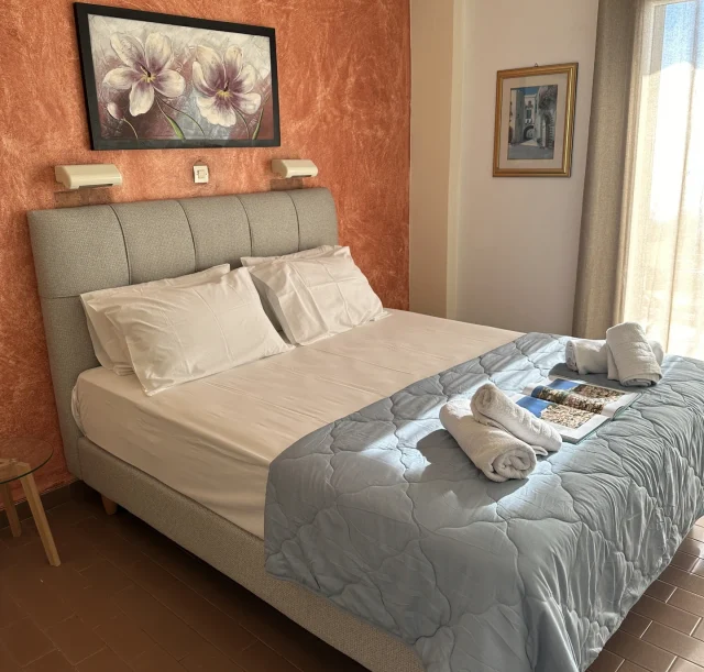Studio - Bedroom with Sunshine (2)